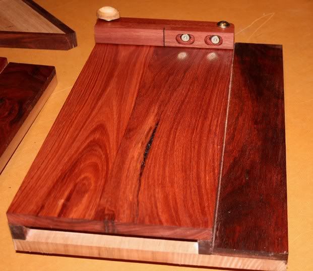 Jarrah wood Fine Woodworking Knots